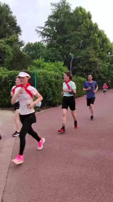 愿我们历尽千帆，归来仍是少年